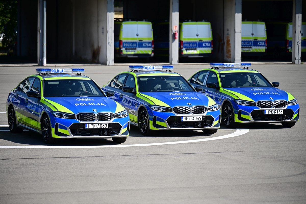 Nowe radiowozy podkarpackich policjantów
