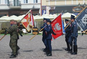 Na zdjęciu poczet sztandarowy Komendy Wojewódzkiej Policji w Rzeszowie.