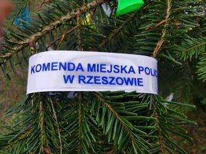 Na zdjęciu zawieszka odblaskowa.