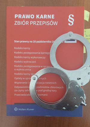 Na zdjęciu zbiór przepisów z prawa karnego