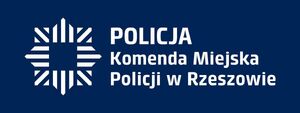 Na zdjęciu na granatowym tle logo policji i napis Komenda Miejska Policji w Rzeszowie.