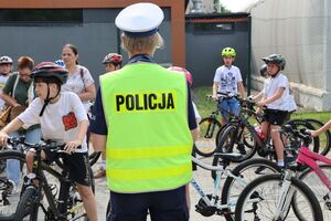 Policjanci egzaminowali uczniów z SP nr 6 w Rzeszowie na kartę rowerową