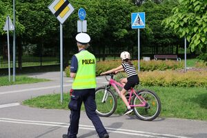 Policjanci egzaminowali uczniów z SP nr 6 w Rzeszowie na kartę rowerową.