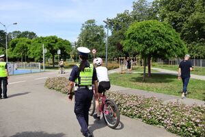 Policjanci egzaminowali uczniów z SP nr 6 w Rzeszowie na kartę rowerową.
