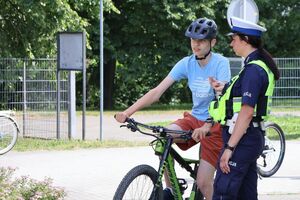 Policjanci egzaminowali uczniów z SP nr 6 w Rzeszowie na kartę rowerową.