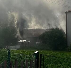 Policjanci pracowali na miejscu wybuchu w garażu w Stobiernej