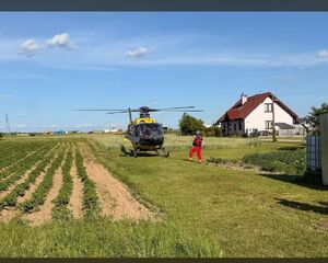 Policjanci pracowali na miejscu wybuchu w garażu w Stobiernej