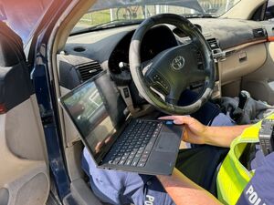 "Cichy i czysty Rzeszów - policjanci eliminowali z ruchu pojazdy emitujące nadmierną emisję spalin i hałasu.