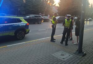 Policjanci przeciwko nieodpowiedzialnemu korzystaniu z hulajnóg elektrycznych