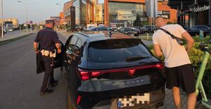 Policjanci przeciwko nieodpowiedzialnemu korzystaniu z hulajnóg elektrycznych