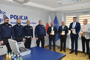 zaproszeni goście pamiątkowe zdjęcie