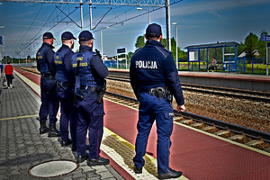 Wspólny patrol policjantów i funkcjonariuszy SOK