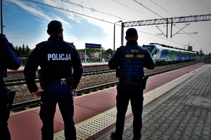 Wspólny patrol policjantów i funkcjonariuszy SOK