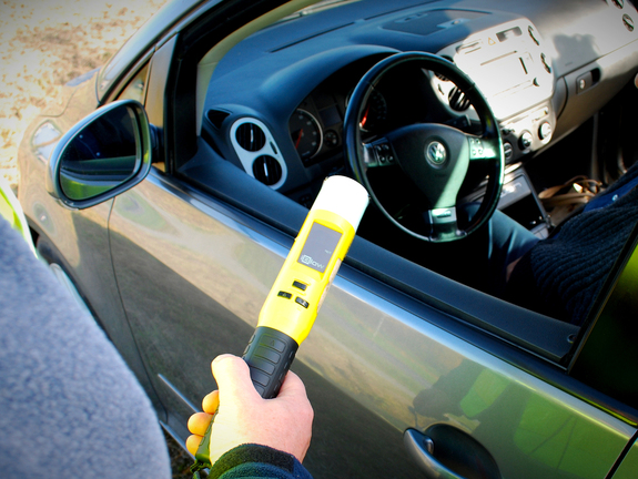 Nietrzeźwy z zakazem prowadzenia pojazdów zatrzymany do kontroli przez policjantów