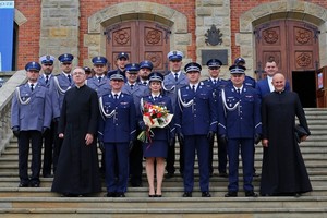 policjanci podczas uroczystości patronalnych w Miejscu Piastowym