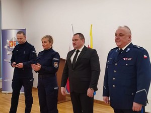 policjanci podczas spotkania kończącego turniej strzelecki