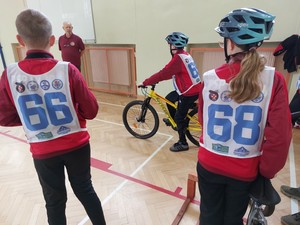 uczestnicy turnieju bezpieczeństwa w ruchu drogowym