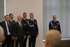 Uczestnicy uroczystych obchodów Święta Policji w krośnieńskiej jednostce