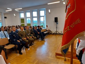 uczestnicy inauguracji roku szkolnego w Rymanowie