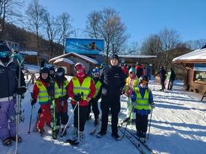 policjanci podczas spotkań z narciarzami na stokach narciarskich