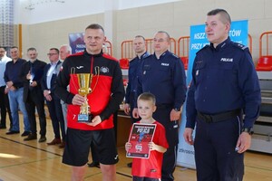 zdjęcia z finału II Podkarpackich Mistrzostw Policji w Piłce Halowej