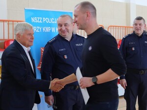 zdjęcia z finału II Podkarpackich Mistrzostw Policji w Piłce Halowej