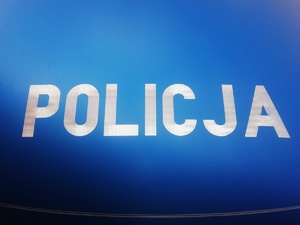 maska radiowozu z napisem POLICJA