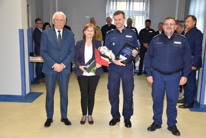 Komendantem Powiatowym Policji w Kolbuszowej oraz Starostwa Kolbuszowski podczas składania podziękowań Komendantowi Wojewódzkiemu