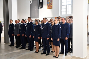 Policjanci zgromadzeni na uroczystości