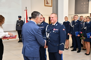 Policjanci zgromadzeni na uroczystości