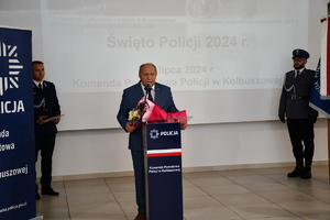 Policjanci zgromadzeni na uroczystości