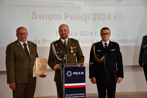 Policjanci zgromadzeni na uroczystości