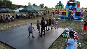 Policjanci podczas pikniku w Zarębkach