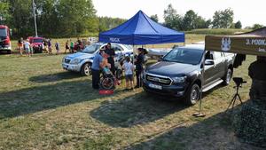 Policjanci podczas pikniku w Zarębkach