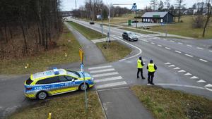 Policjanci podczas prowadzonej akcji trzeźwość.