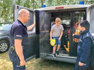 policjanci podczas pikniku