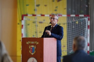 Policjanci podczas rozpoczęcia roku szkolnego