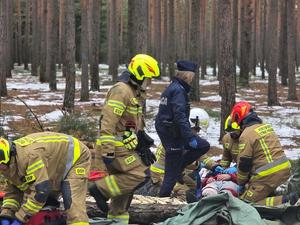Policjanci oraz strażacy podczas ćwiczeń
