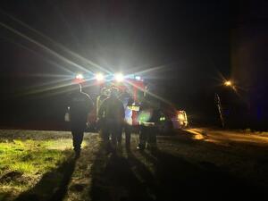 W piątkowe popołudnie brzozowscy policjanci zostali powiadomieni o zaginięciu 31-letniego mężczyzny. Funkcjonariusze natychmiast podjęli czynności poszukiwawcze. W działania zaangażowany został również przewodnik z psem tropiącym. 
Intensywne czynności, a przede wszystkim błyskawiczna reakcja funkcjonariuszy i innych służb doprowadziły do szczęśliwego finału poszukiwań. W niespełna 3 godziny od zgłoszenia, mężczyzna został odnaleziony na terenie miejscowości Wesoła. 
Mężczyźnie na szczęście nic się nie stało. Cały i zdrowy został przekazany pod opiekę lekarzy.