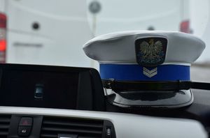 Czapka policjanta Wydziału Ruchu Drogowego