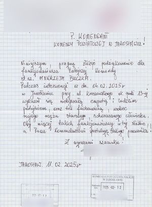 Podziękowania dla policjanta napisane odręcznie przez kobietę. W swoich słowach dziękuje funkcjonariuszowi Wydziału Ruchu Drogowego st. sierż. Andrzejowi Buczkowi, który „wykazał się niebywałą empatią, ludzkim podejściem i fachowością wobec mojego męża starszego, schorowanego człowieka.”