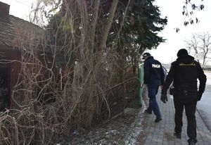 Mundurowi w czasie kontroli miejsc przebywania osób narażonych na wychłodzenie