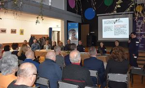 Seniorzy podczas debaty