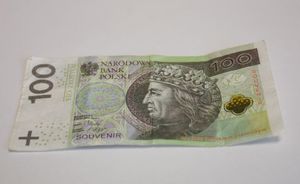 Imitacja banknotu o nominale 100 zł