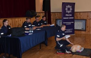 Ćwiczenia z zakresu udzielania pierwszej pomocy przez policjanta