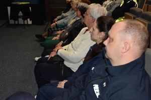 Osoby zgromadzone na sali