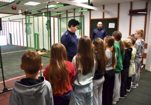 Dzieci na strzelnicy