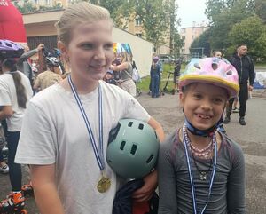 Dziewczynki z medalami