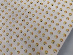 Narkotyki w formie listków z emoji