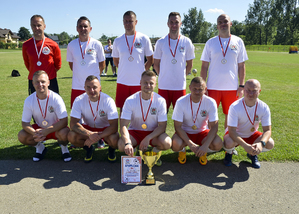 Zawodnicy IPA Jasło z medalami i pucharem